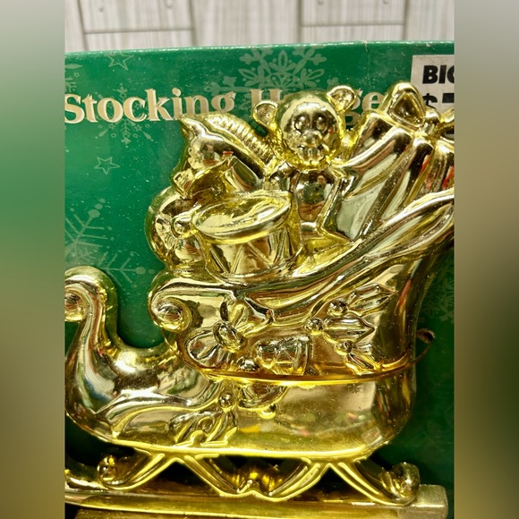 Christmas Stocking Holder Santas Sleigh Presents Shiny Gold Tone 6" New Damage - Picture 5 of 7